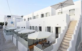 Porto Naoussa (Adults Only)